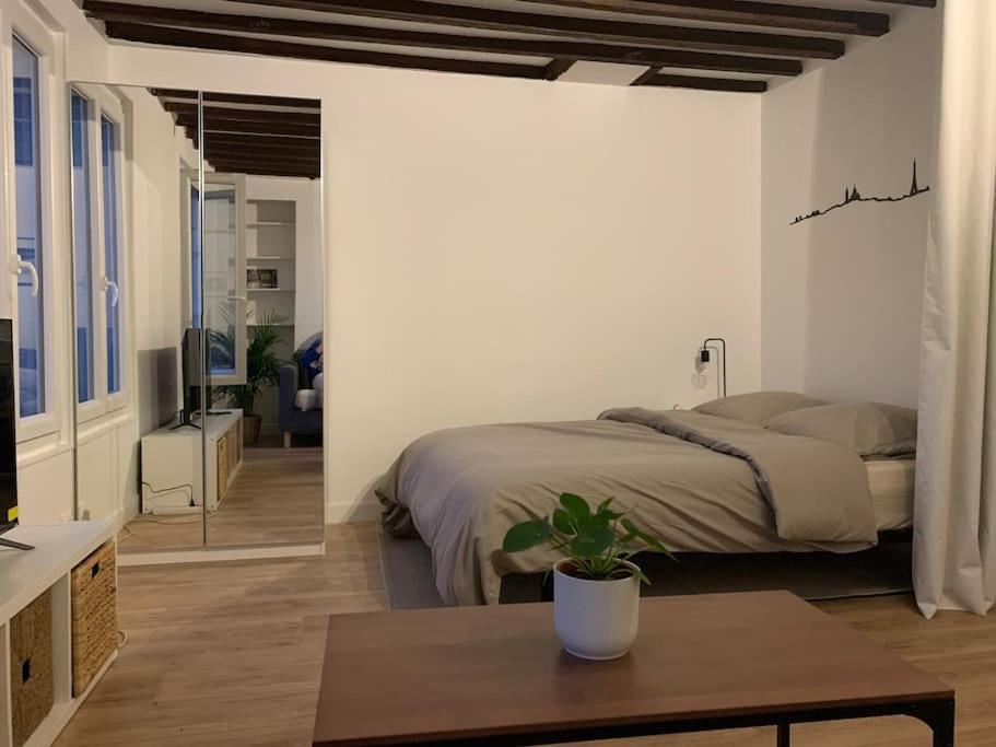 Studio Lumineux, Refait A Neuf, Metro Jourdain París Exterior foto
